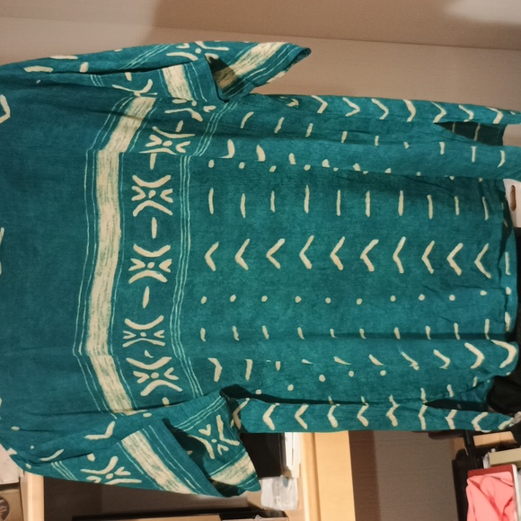 Carole Little Green Patterned Women's Top - Picture 3 of 5